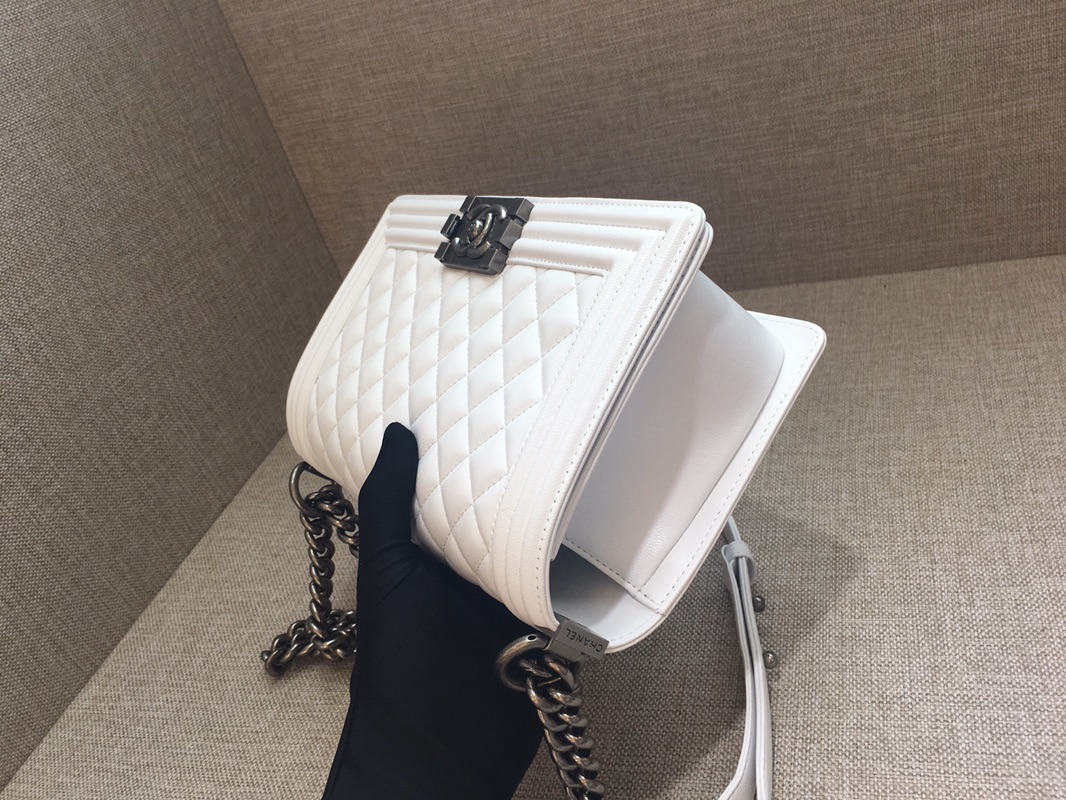 Lambskin Medium Boy Handbag Flap Bag A67086 White